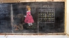 100年前の「黒板の落書き」が学校の黒板の下から発見される